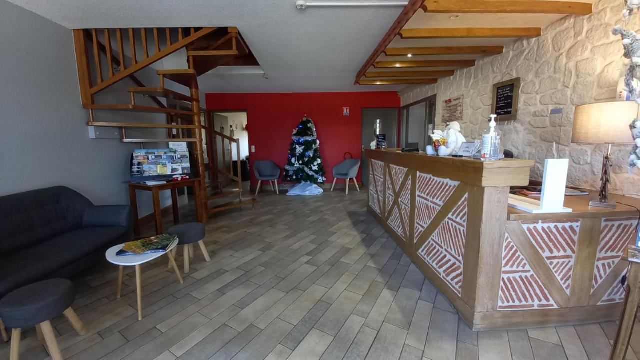 Etesia Otel Feurs Dış mekan fotoğraf