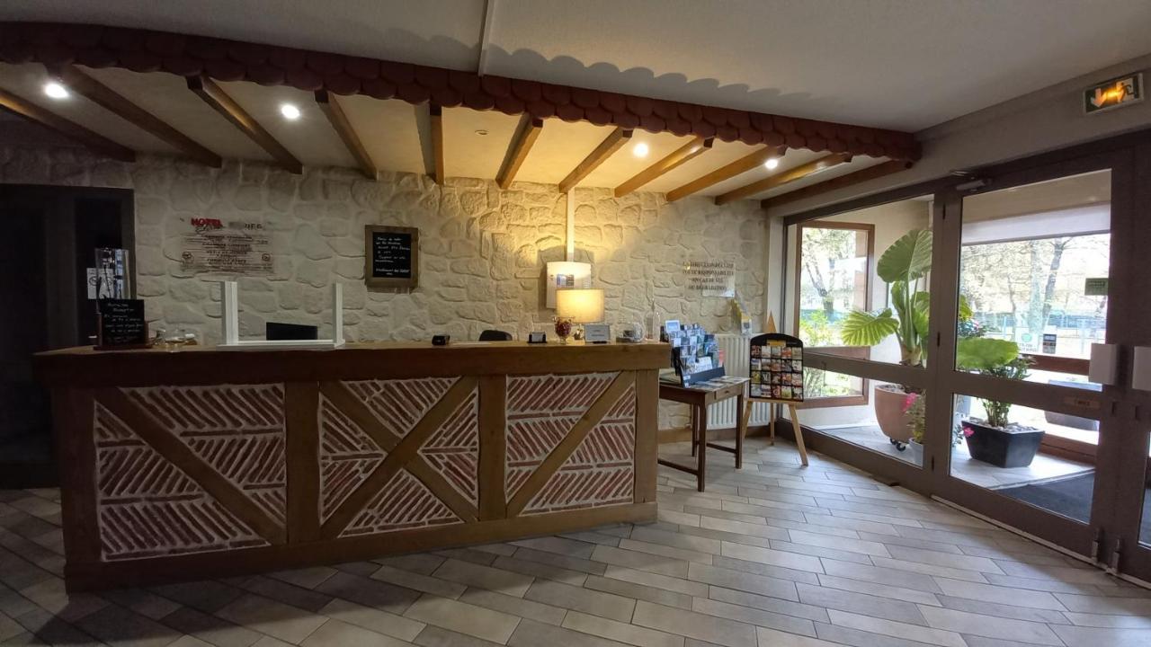 Etesia Otel Feurs Dış mekan fotoğraf