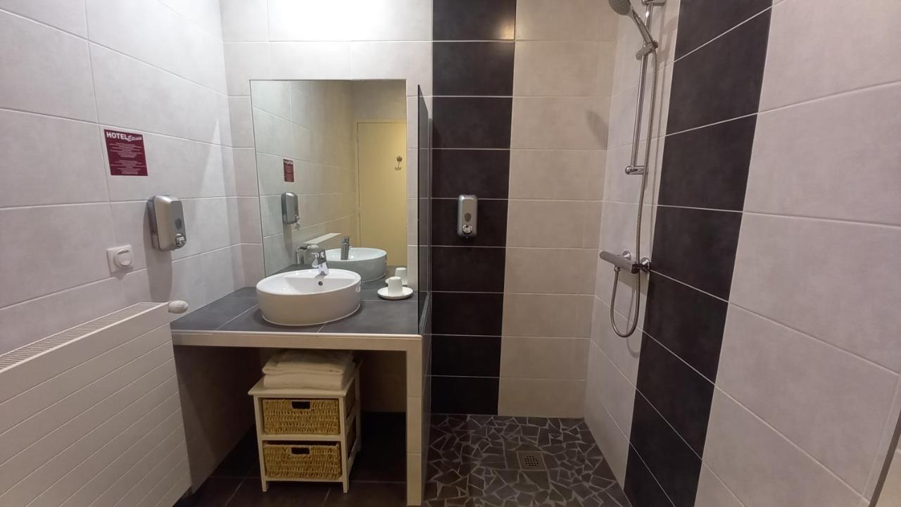 Etesia Otel Feurs Dış mekan fotoğraf