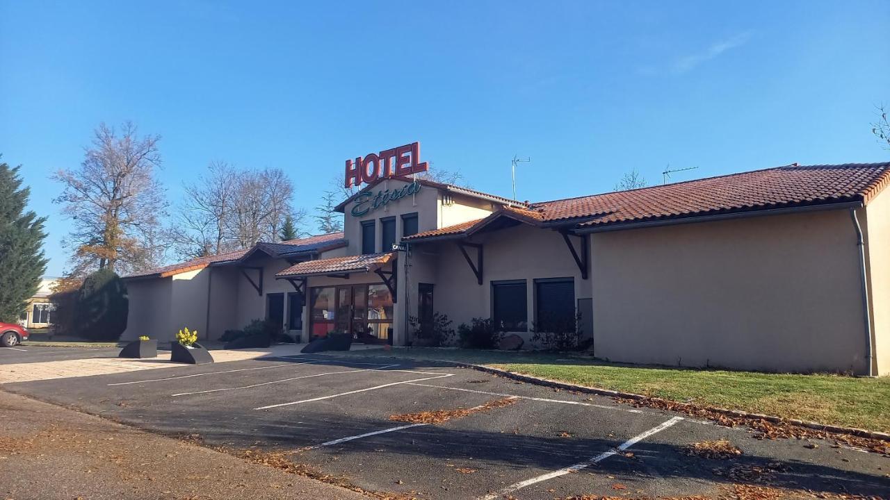 Etesia Otel Feurs Dış mekan fotoğraf