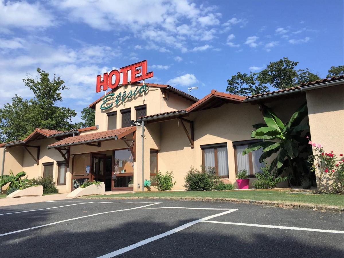 Etesia Otel Feurs Dış mekan fotoğraf
