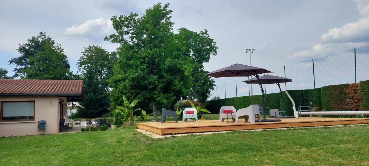 Etesia Otel Feurs Dış mekan fotoğraf