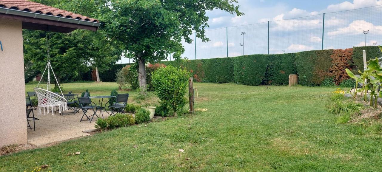 Etesia Otel Feurs Dış mekan fotoğraf